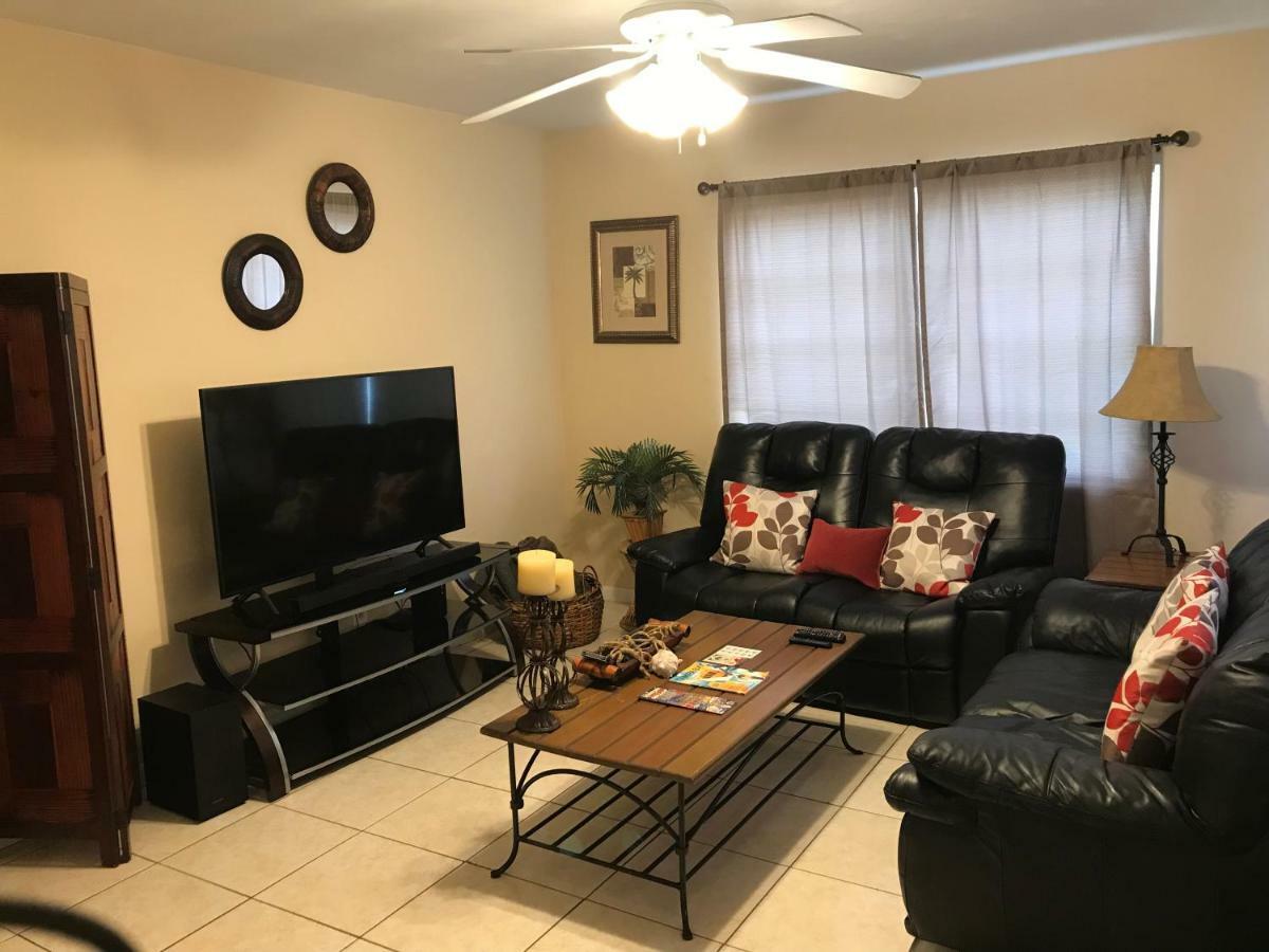 Great Location Near Downtown & Airport Villa Тампа Екстериор снимка