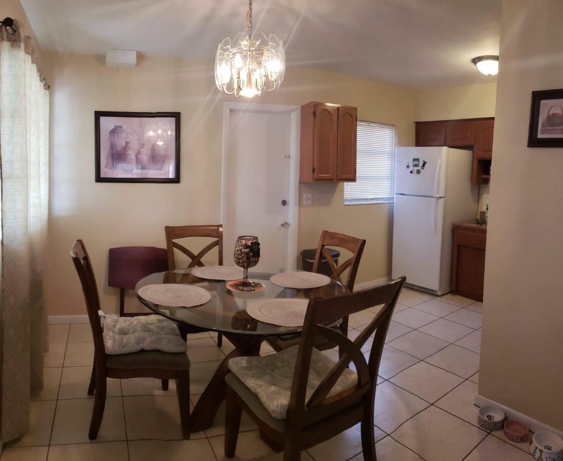 Great Location Near Downtown & Airport Villa Тампа Екстериор снимка