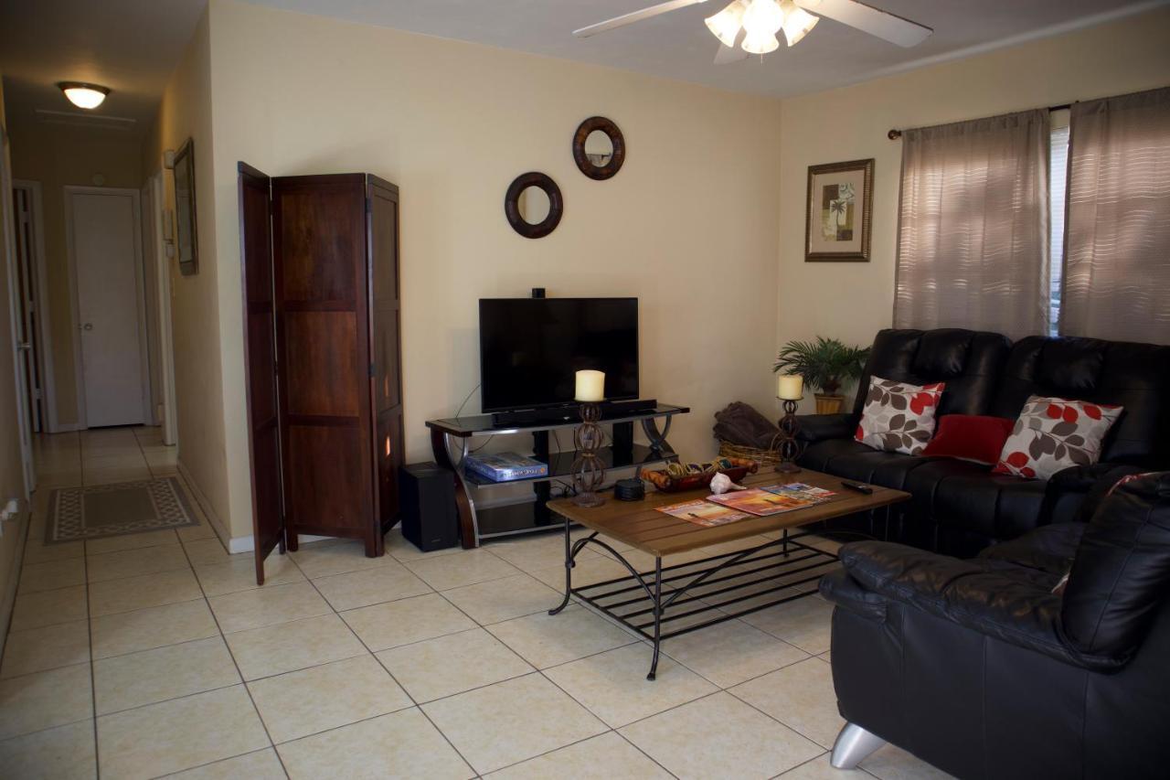Great Location Near Downtown & Airport Villa Тампа Екстериор снимка